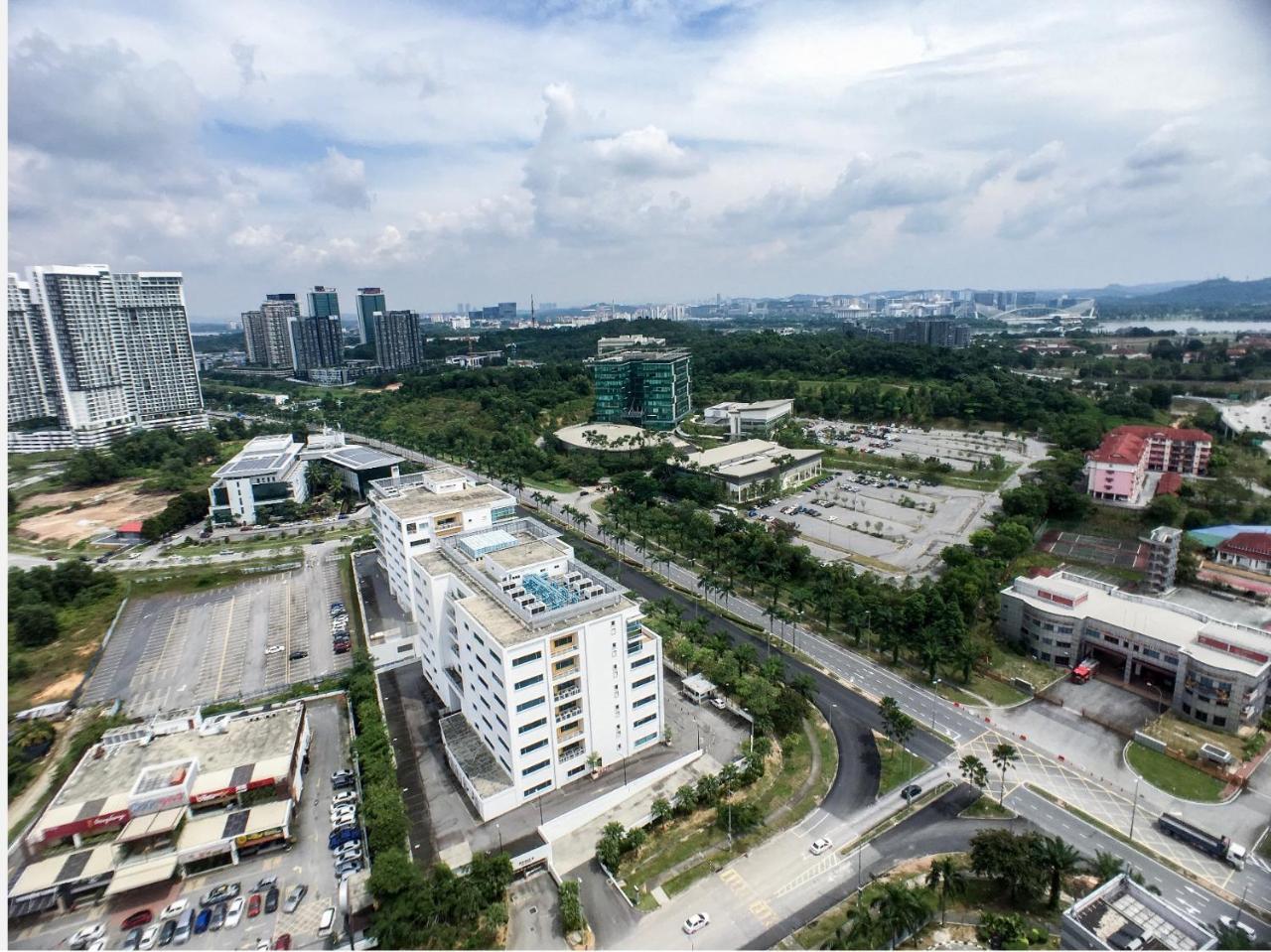 Cozy Kanvas Soho Suites Cyberjaya Exterior foto